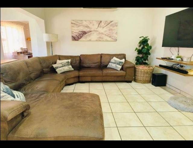 4 BEDROOM HOUSE FOR SALE IN ARBORETUM